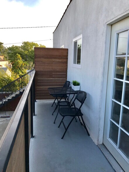 More Photos Of 3121 Silver Lake Blvd, Los Angeles Apartments For Sale