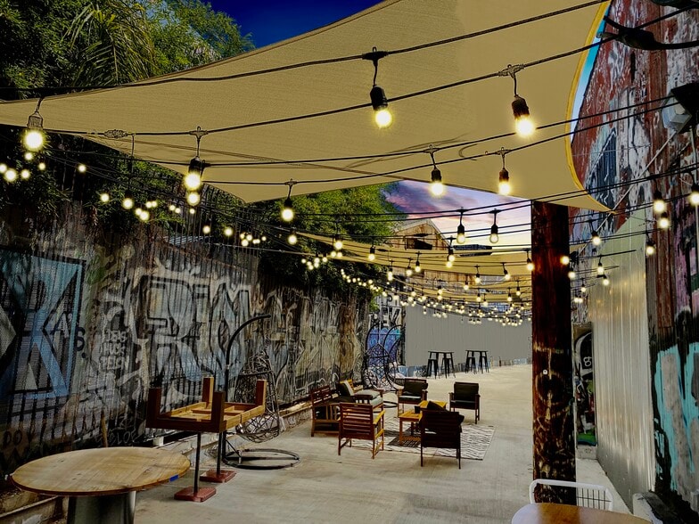 More Photos Of 1701-1721 N Main St, Los Angeles Office For Sale