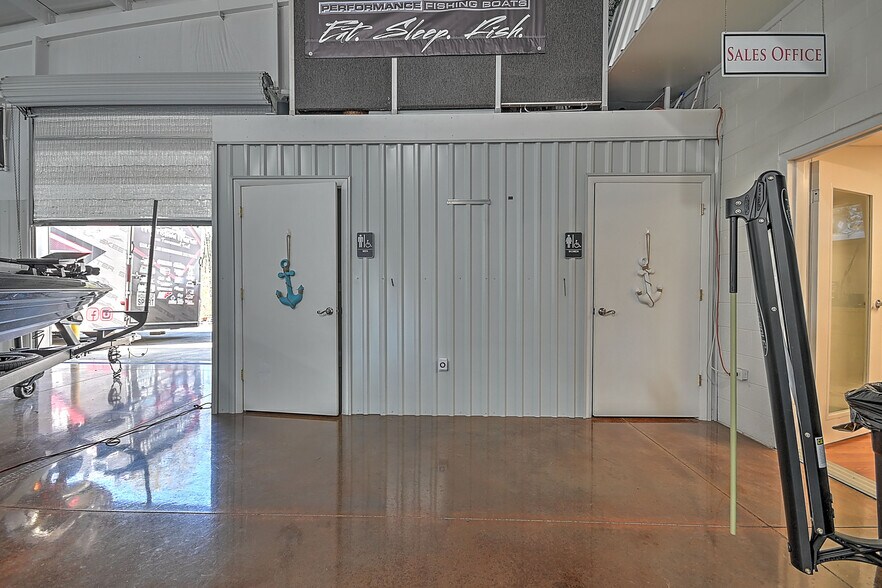 More Photos Of 2905 Cherokee Park Rd, Morristown Auto Dealership For Sale
