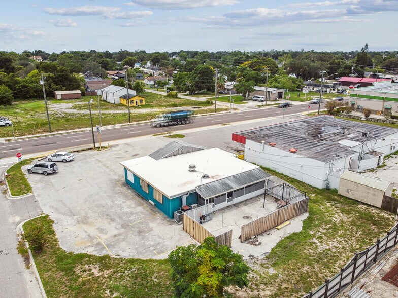 More Photos Of 275 S Lake Shore Way, Lake Alfred Restaurant For Sale