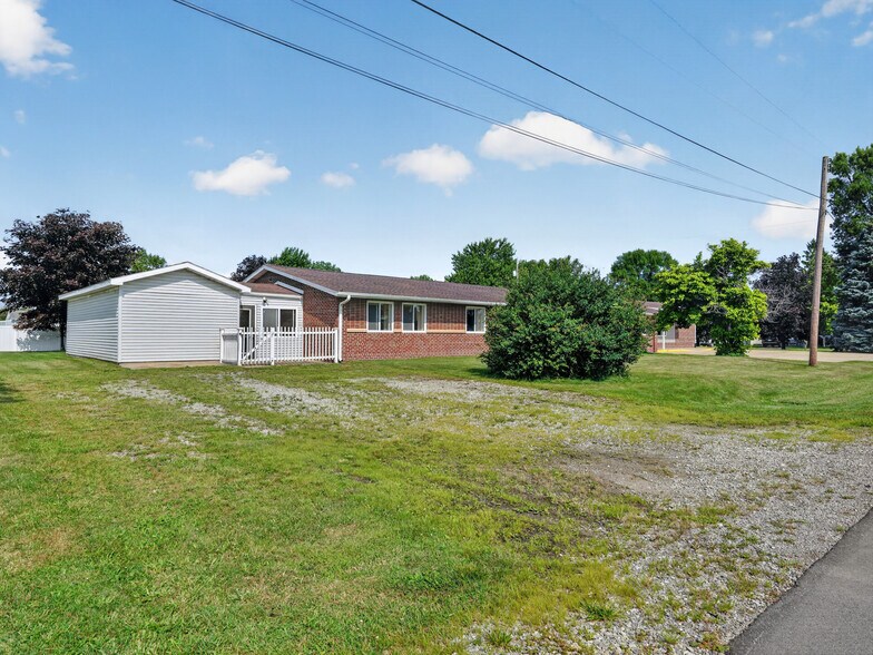 More Photos Of 200 S 4th St, Kawkawlin Assisted Living For Sale