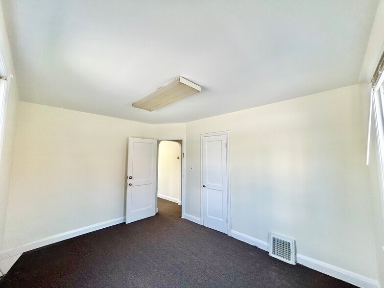 More Photos Of 203 Old Padonia Rd, Lutherville Timonium Office For Lease