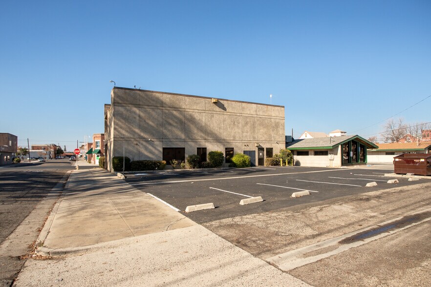 More Photos Of 108 E Mill Ave, Porterville Loft Creative Space For Lease