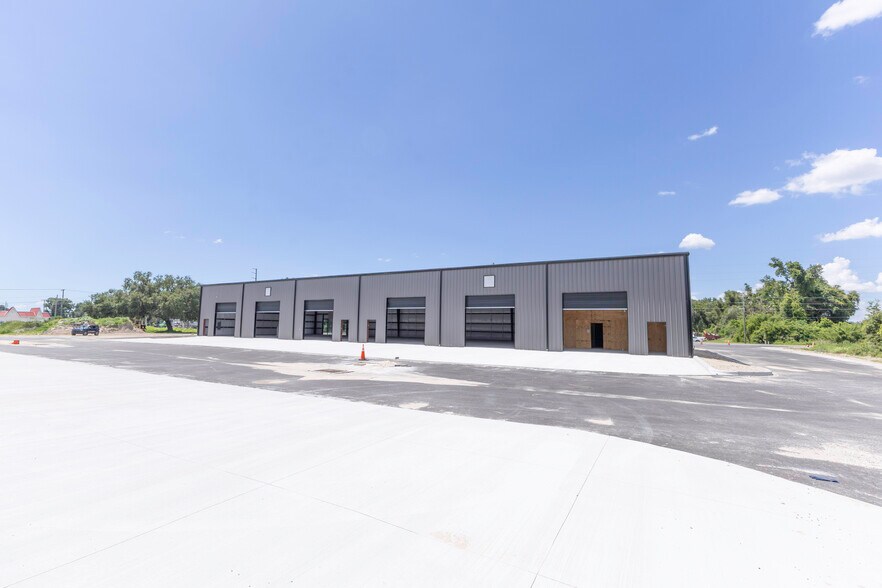 More Photos Of 3023 E C 48, Center Hill Warehouse For Sale