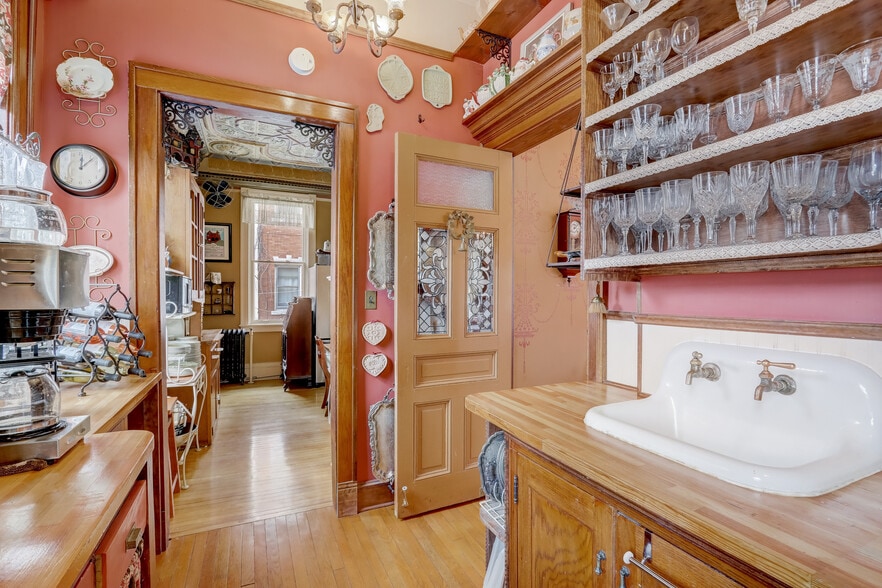 More Photos Of 3209 W Wells St, Milwaukee Hospitality For Sale