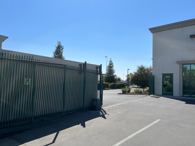 More Photos Of 141-201 D'Arcy Pky, Lathrop Warehouse For Sale