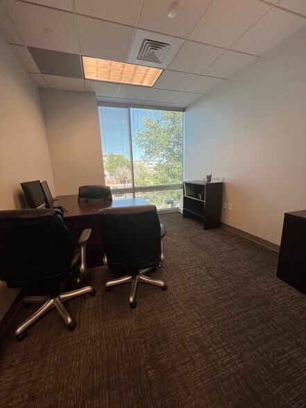 More Photos Of 5701 W Talavi Blvd, Glendale Office For Lease