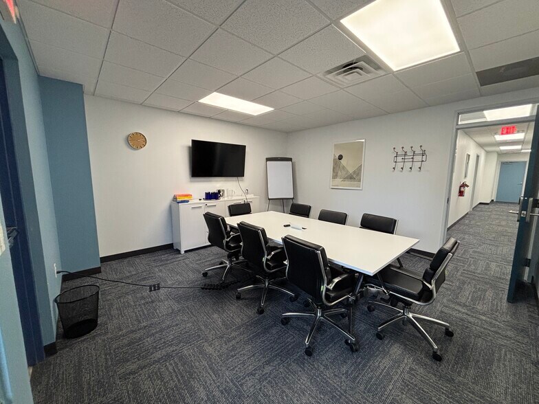 More Photos Of 414 W Parkway St, Denton Loft Creative Space For Lease