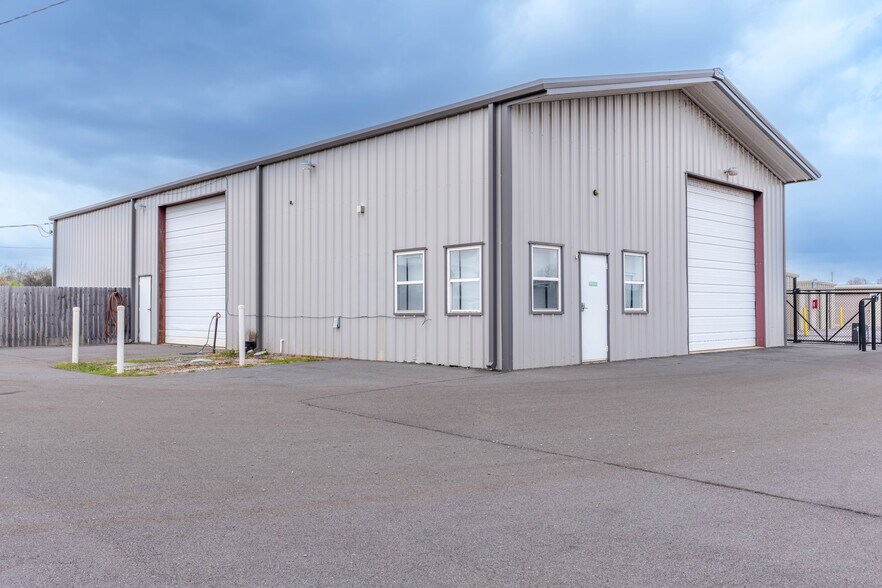 More Photos Of 159 Mitch Ave, Tuscumbia Self Storage For Lease