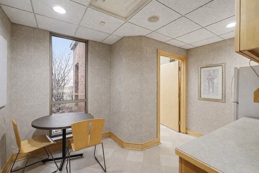 More Photos Of 15555 Silver Pky, Fenton Medical For Sale