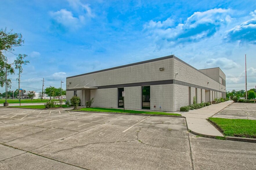 More Photos Of 805 Robin St/ 406 Airline Hwy, La Place Office For Sale