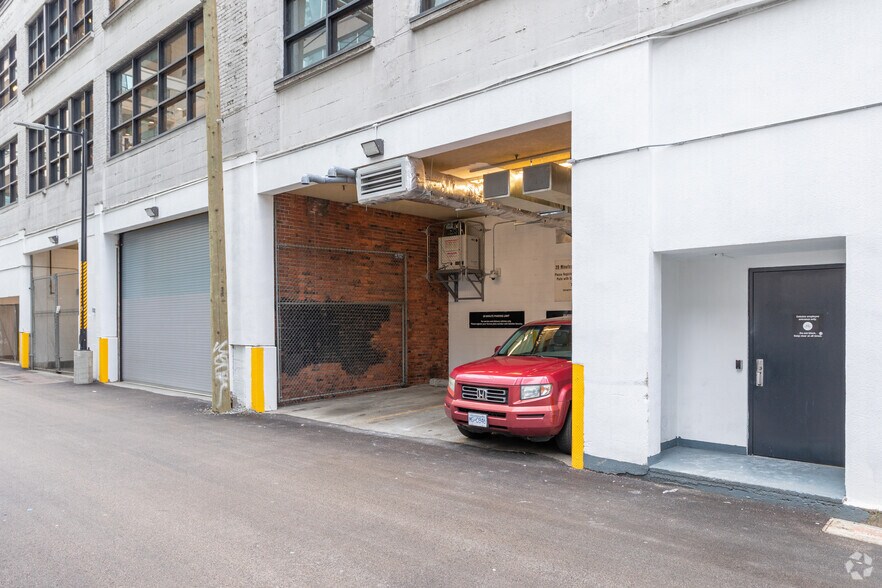 More Photos Of 929 Granville St, Vancouver Coworking Space