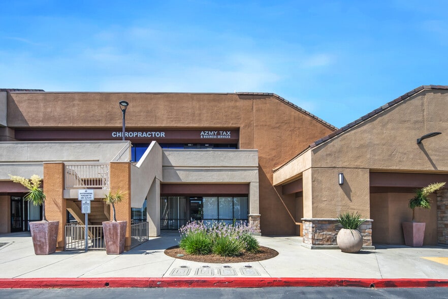 More Photos Of 559 N Mountain Ave, Upland Unknown For Lease