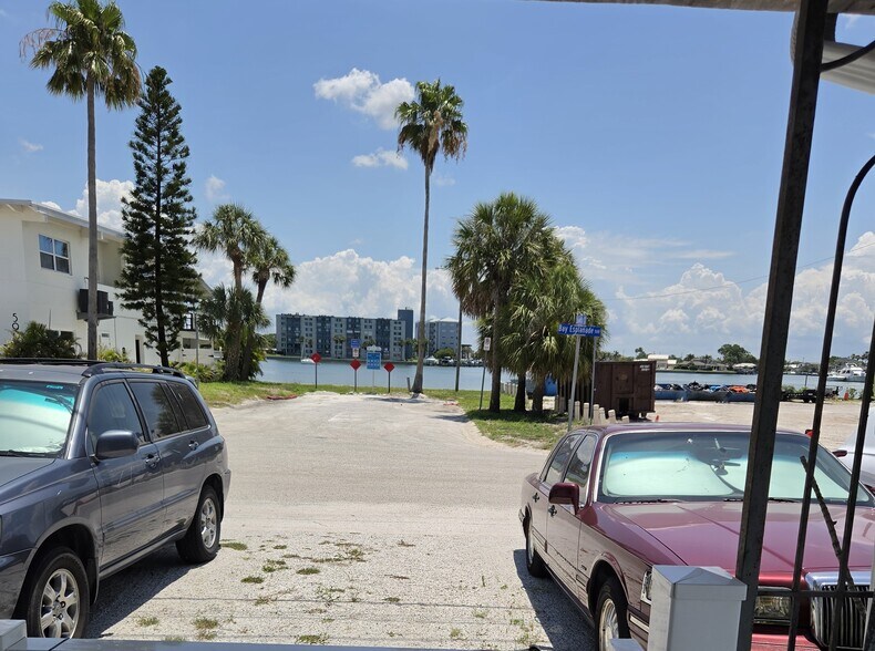 More Photos Of 580 Bay Esplanade, Clearwater Apartments For Sale