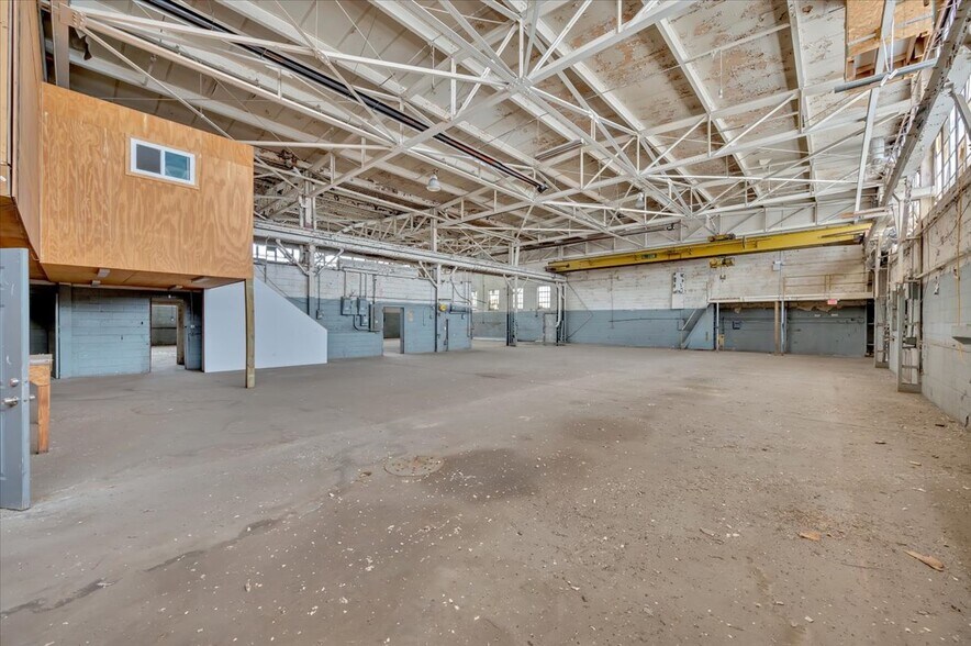 More Photos Of 8837 Lyndon St, Detroit Warehouse For Sale