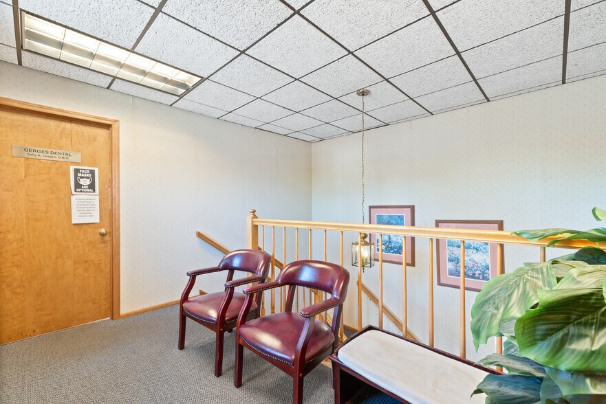More Photos Of 9 Leonardville Rd, Middletown Medical For Lease