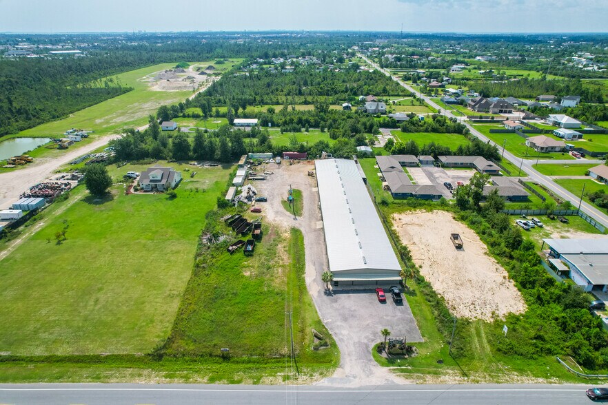 More Photos Of 2325 Transmitter Rd, Panama City Warehouse For Sale