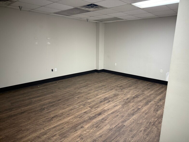 More Photos Of 2400 Alwin Ct, Raleigh Warehouse For Lease