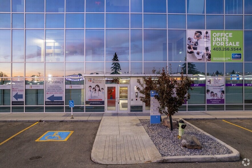 More Photos Of 3105-3223 5 Ave NE, Calgary Office For Sale