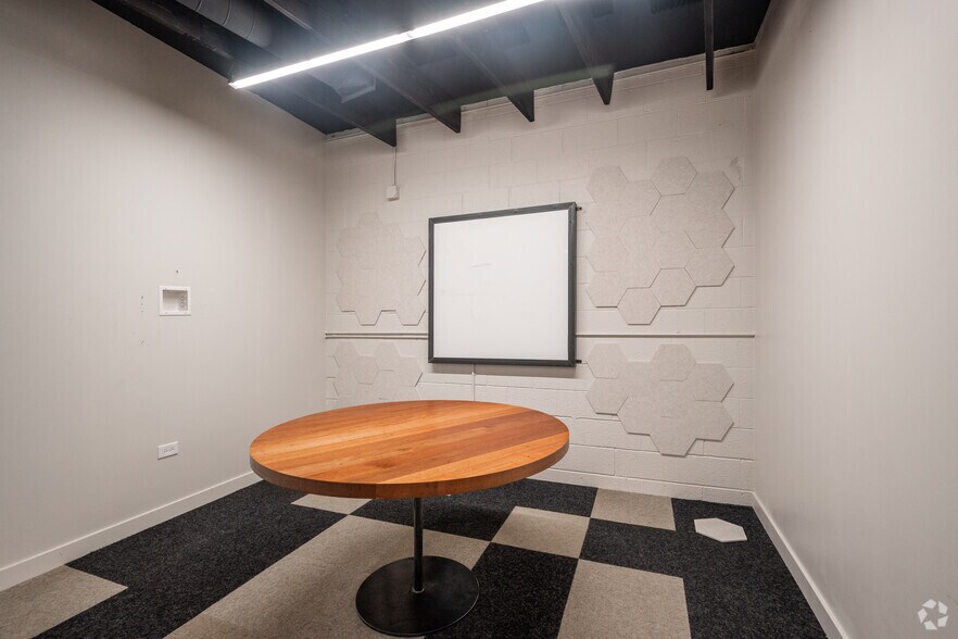 More Photos Of 1860 S Acoma St, Denver Flex For Sale