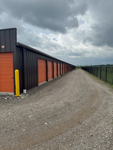 More Photos Of 2851 Business Pl SE, Massillon Self Storage For Sale