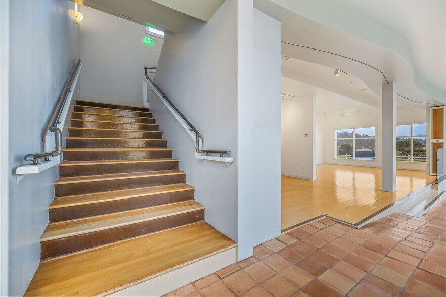 More Photos Of 45094 Main St, Mendocino General Retail For Sale