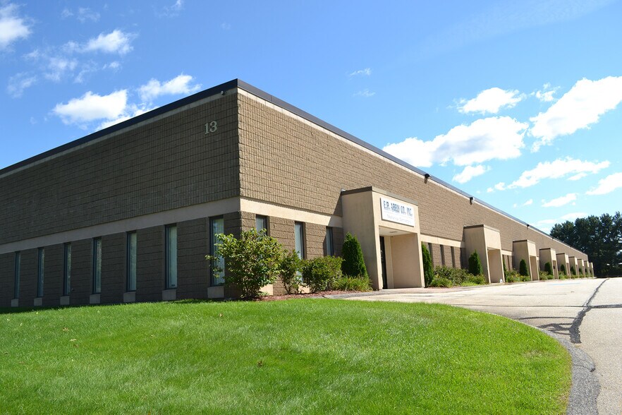 Primary Photo Of 13 Hampshire Dr, Hudson Warehouse For Lease