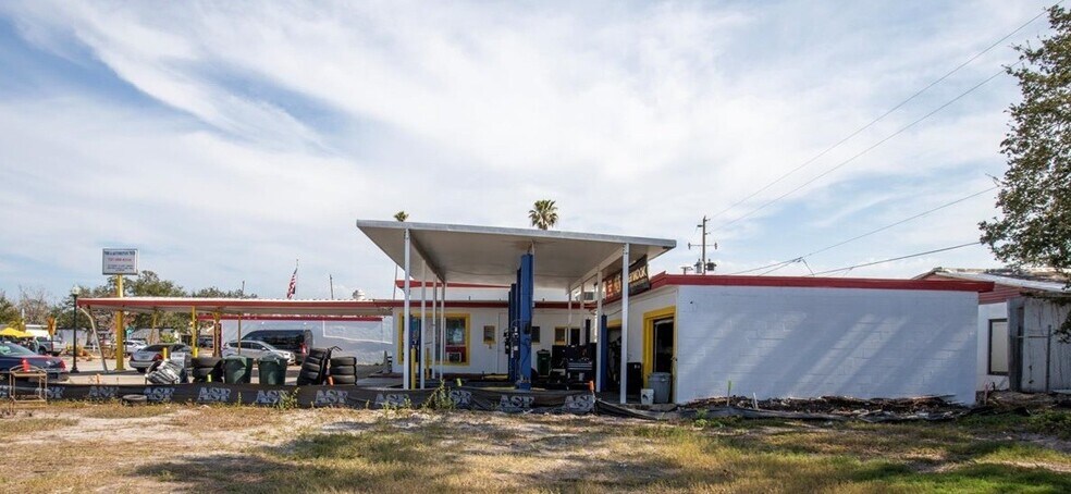 Primary Photo Of 930 Main St, Safety Harbor Auto Repair For Sale