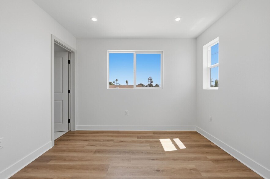 More Photos Of 1507 W 83rd St, Los Angeles Apartments For Sale