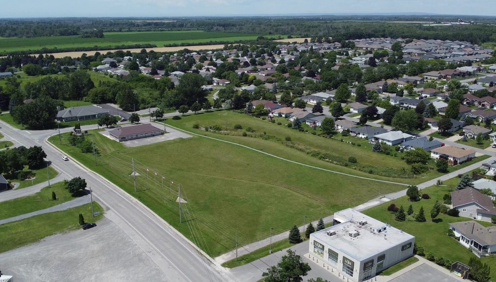 More Photos Of 488 Wellington Main St, Prince Edward Land For Sale