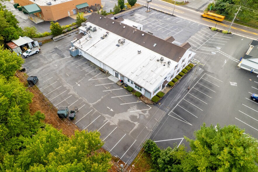 More Photos Of 503 Foundry St, Easton Freestanding For Lease