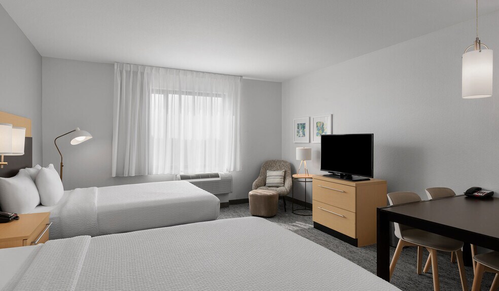 More Photos Of 4100 N Kittredge St, Denver Hotel For Sale