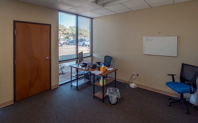More Photos Of 1421 W Wells Branch Pky, Pflugerville Flex For Lease