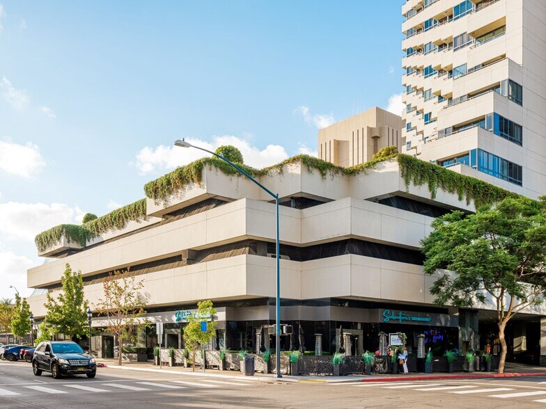 More Photos Of 700-750 Front St, San Diego Apartments For Lease