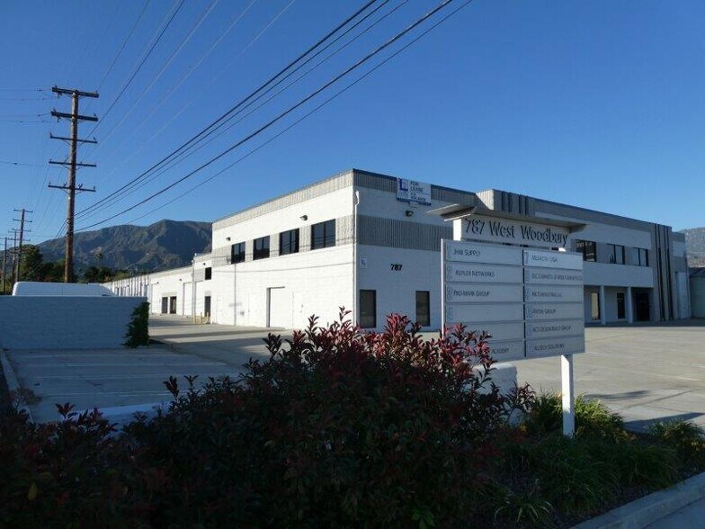 More Photos Of 787 W Woodbury Rd, Altadena Warehouse For Lease