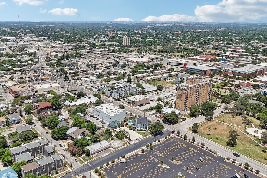 More Photos Of 421 Howard St, San Antonio Hospitality For Sale