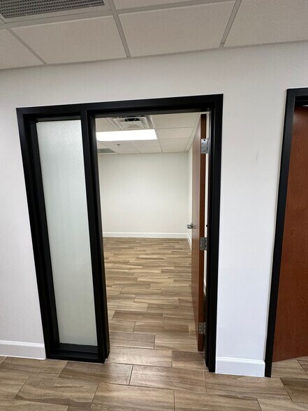 More Photos Of 8865 Commodity Cir, Orlando Office For Lease