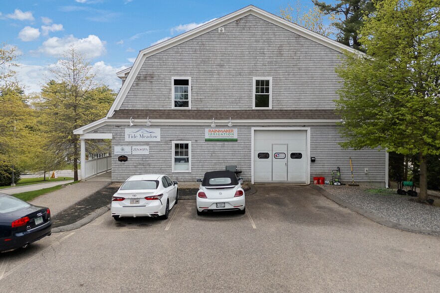 More Photos Of 2 Village Park Dr, York Flex For Lease
