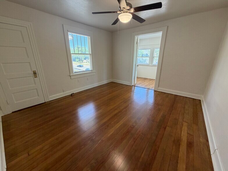 More Photos Of 1605 N Classen Dr, Oklahoma City Office Residential For Sale