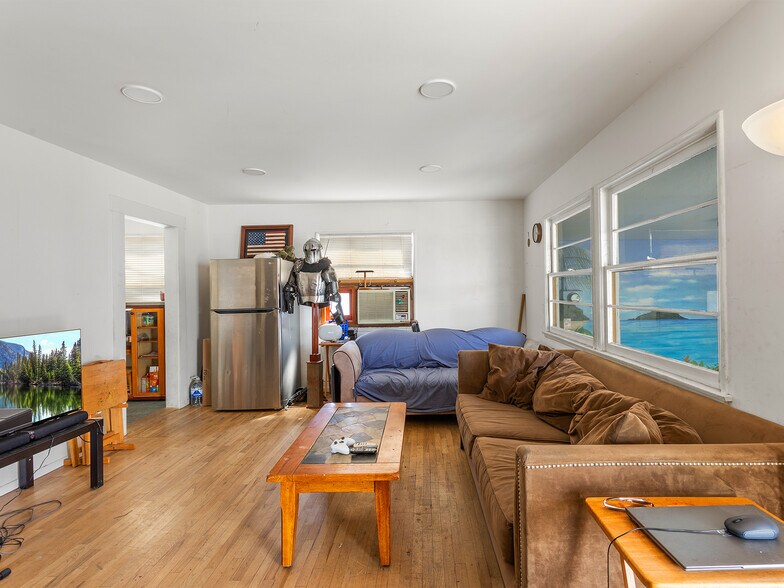 More Photos Of 1817 W Burbank Blvd, Burbank Daycare Center For Sale