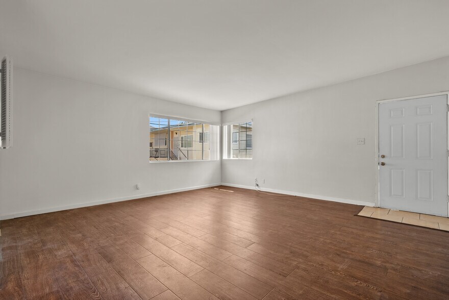 More Photos Of 712 W Doran St, Glendale Apartments For Sale