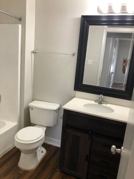 More Photos Of 811 Darby Blvd, San Antonio Apartments For Sale