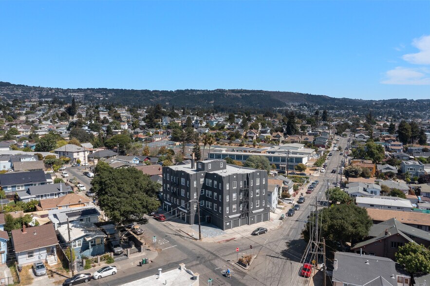 More Photos Of 2100 51st Ave, Oakland Apartments For Sale