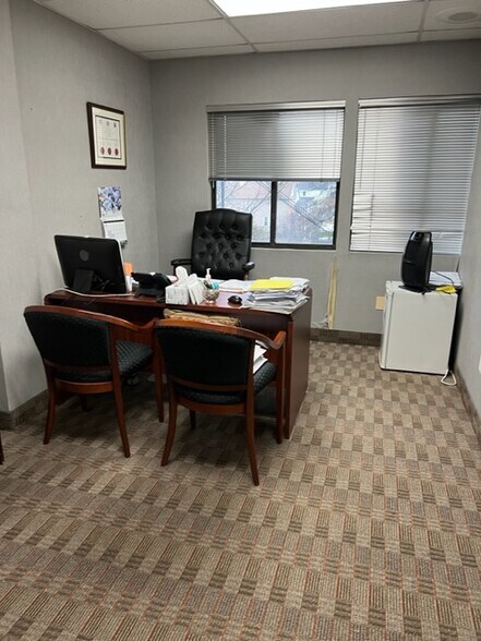 More Photos Of 822 N Wood Ave, Linden Office For Sale