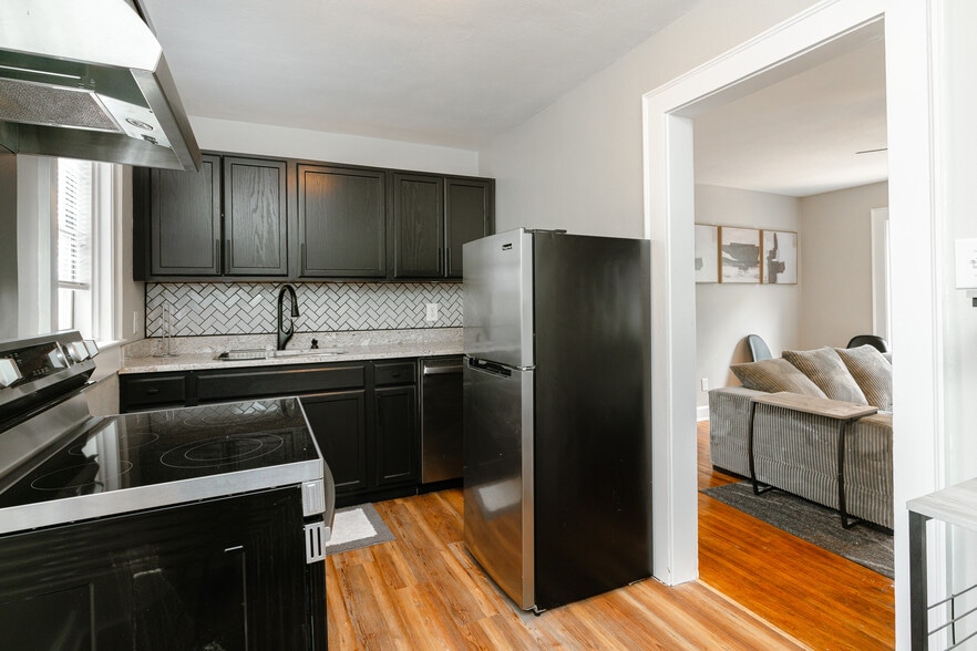 More Photos Of 1300 Illinois St, Mobile Multifamily For Sale