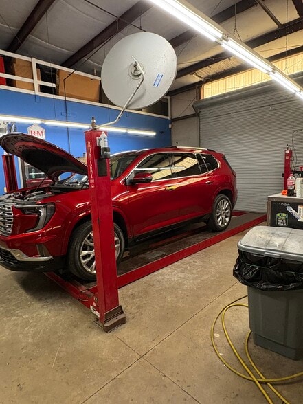 More Photos Of 15920 Kuykendahl Rd, Houston Auto Repair For Sale