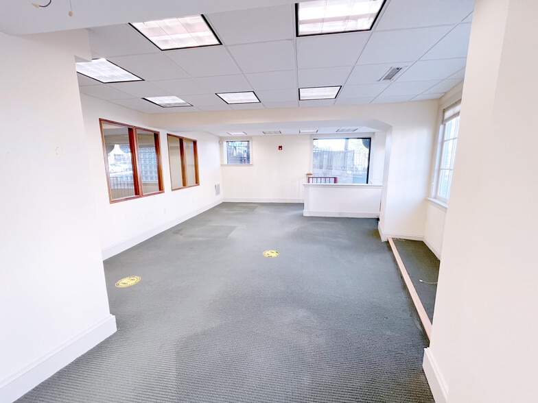 More Photos Of 1812 Massachusetts Ave, Cambridge Storefront Retail Office For Sale
