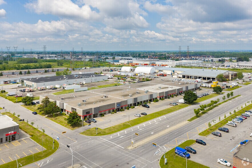 More Photos Of 3420-3480 Boul Industriel, Laval Service For Lease