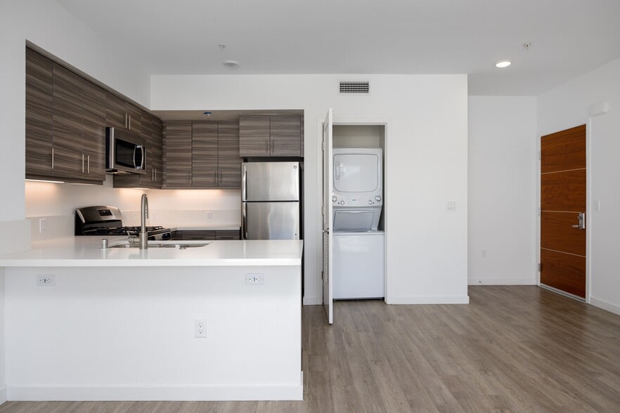 More Photos Of 12035 Wilshire Blvd, Los Angeles Apartments For Sale