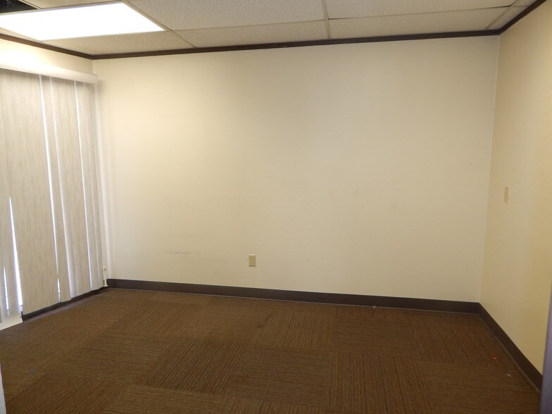 More Photos Of 6050 20th St E, Fife Office For Lease